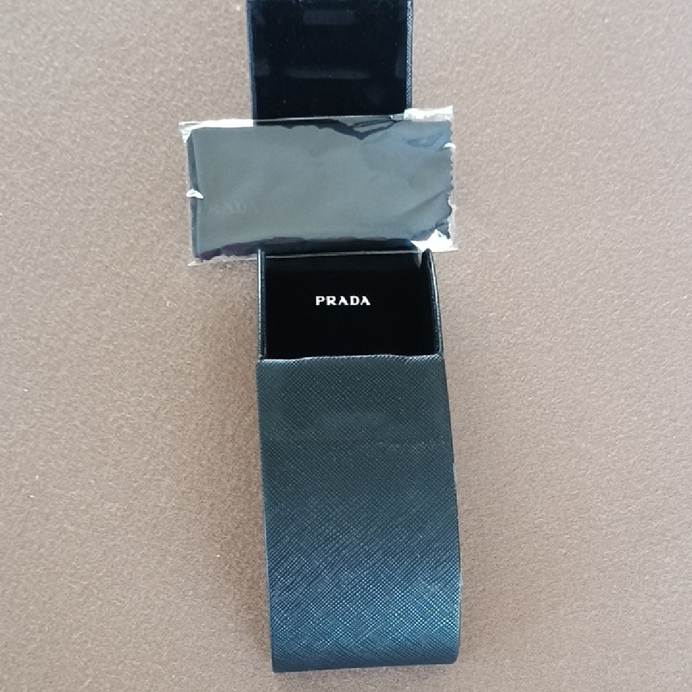 Prada Black Saffiano Eyewear Case With New Scratch-free Lens Cleaner Towelette - Picture 7 of 12
